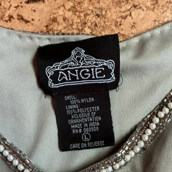 Gorgeous beaded crop top with scalloped hem - Picture 4 of 7